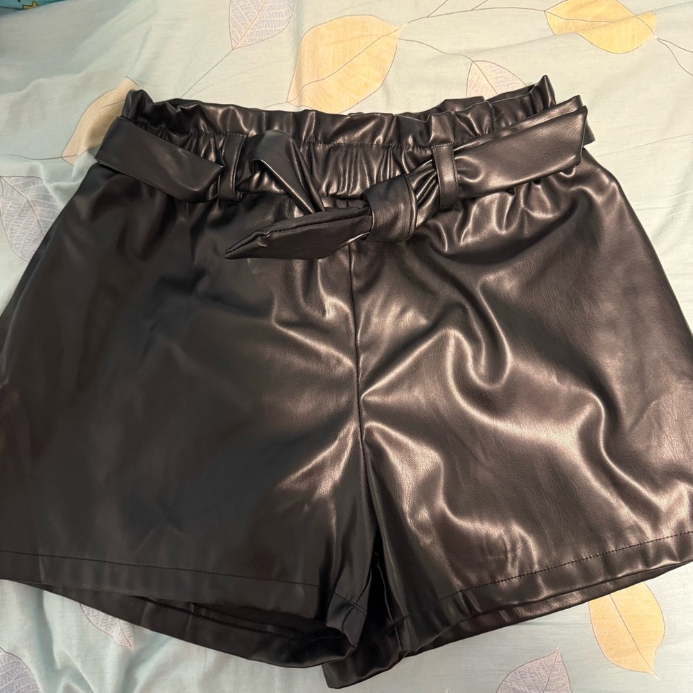 Black Faux Leather Women Shorts - M